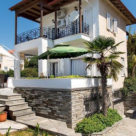 Beach Front Villa Nea Kallikrateia Eksteriør bilde