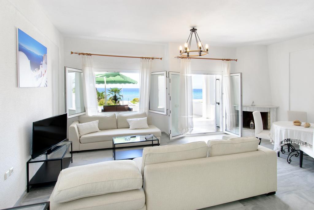 Beach Front Villa Nea Kallikrateia Eksteriør bilde