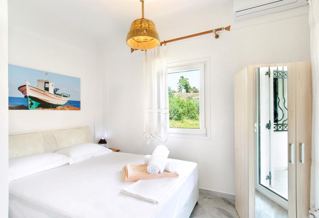 Beach Front Villa Nea Kallikrateia Eksteriør bilde